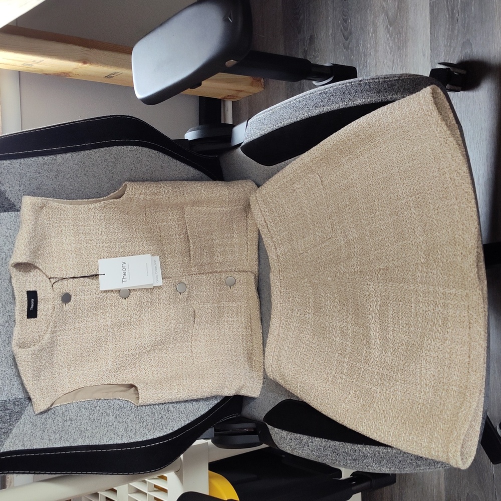 Theory Textured Tan Mini Skirt Matching Vest Size Small And Extra Small. NWT.